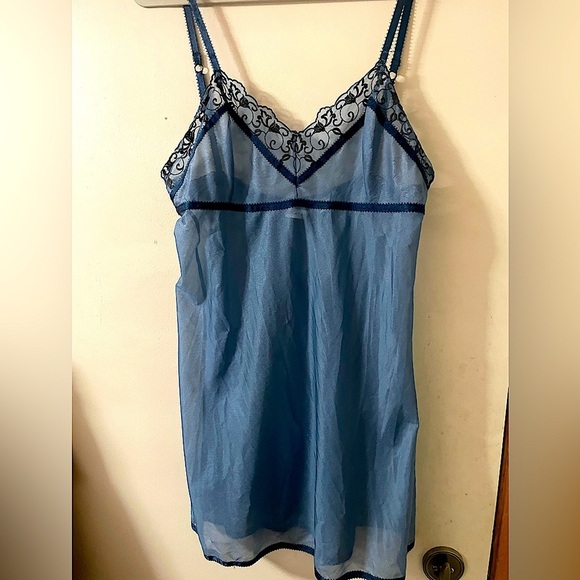 Victoria's Secret (Large) Sheer Blue Baby Doll with Black Lace Trimmed Lingerie - Picture 2 of 10